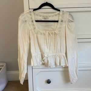 Cream women’s american eagle top